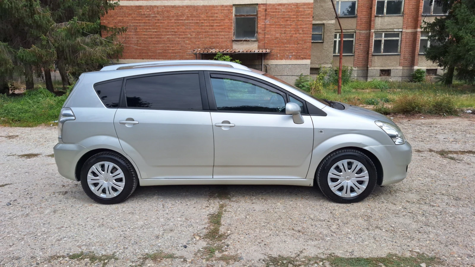 Toyota Corolla verso 2.2 136 к.с Италия - изображение 4
