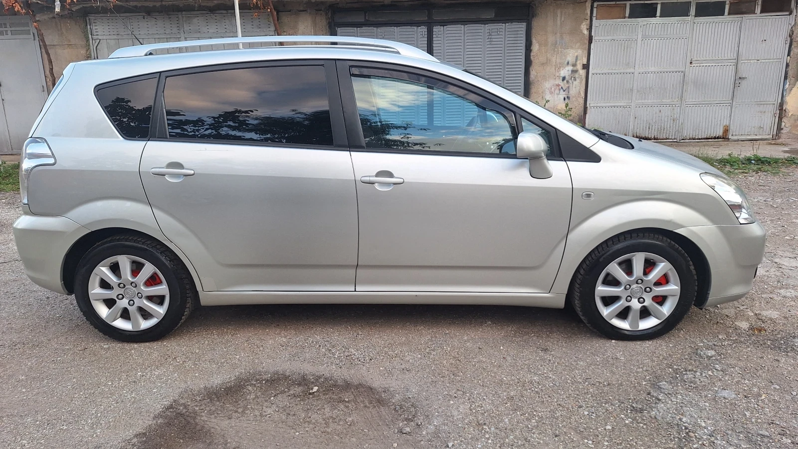 Toyota Corolla verso 2.2 136 к.с Италия - изображение 2