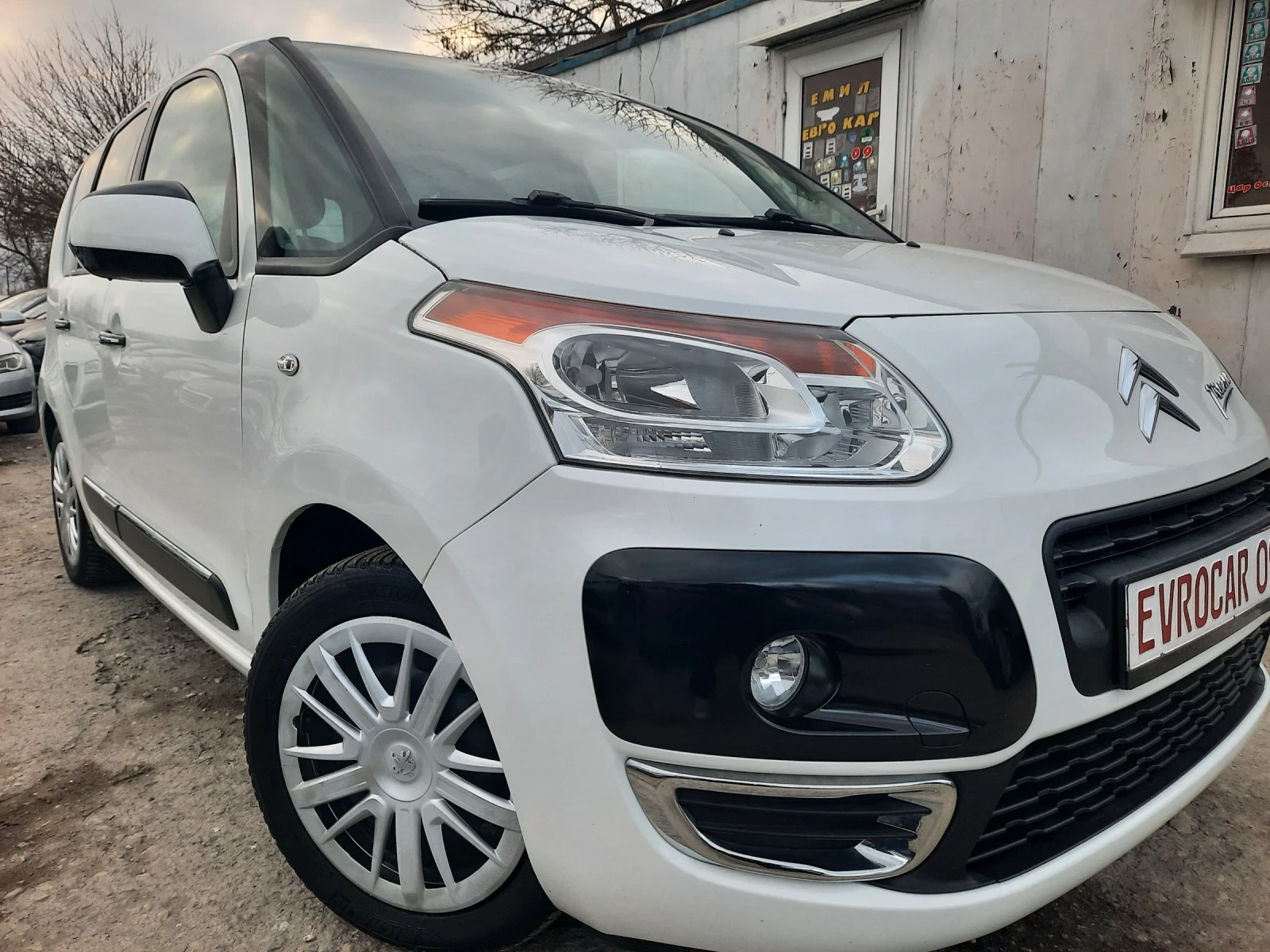 Citroen C3 Picasso 1.6i + LPG УНИКАТ !! - изображение 2