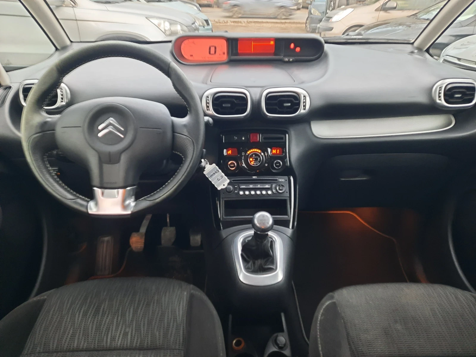 Citroen C3 Picasso 1.6i + LPG УНИКАТ !! - изображение 8