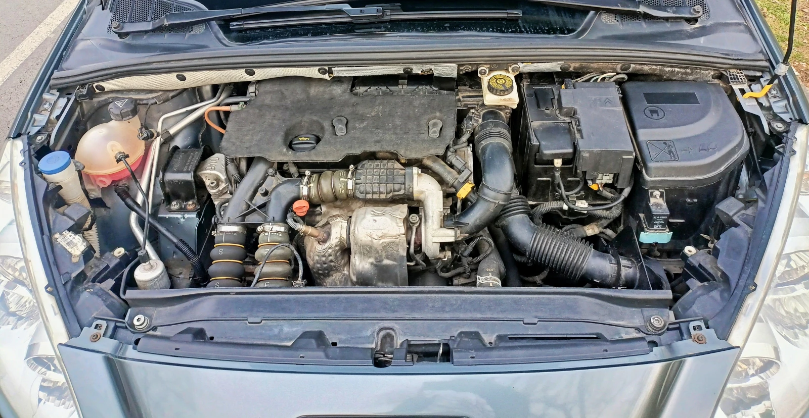 Peugeot 308 1.6 HDi (92 кс), снимка 6 - Автомобили и джипове - 53706897