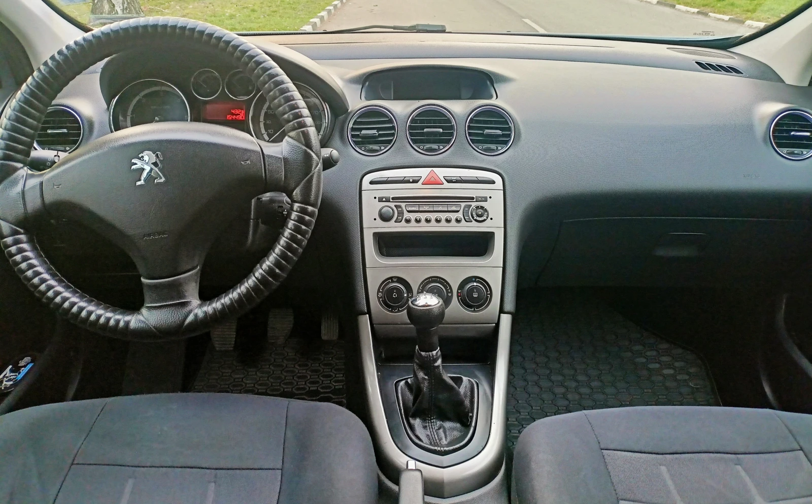 Peugeot 308 1.6 HDi (92 кс), снимка 12 - Автомобили и джипове - 53706897
