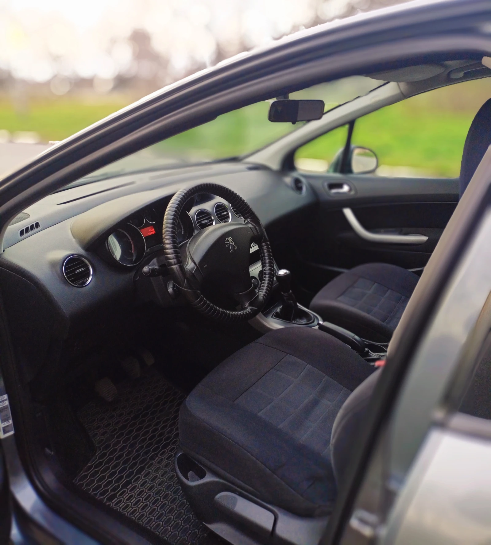 Peugeot 308 1.6 HDi (92 кс), снимка 8 - Автомобили и джипове - 53706897