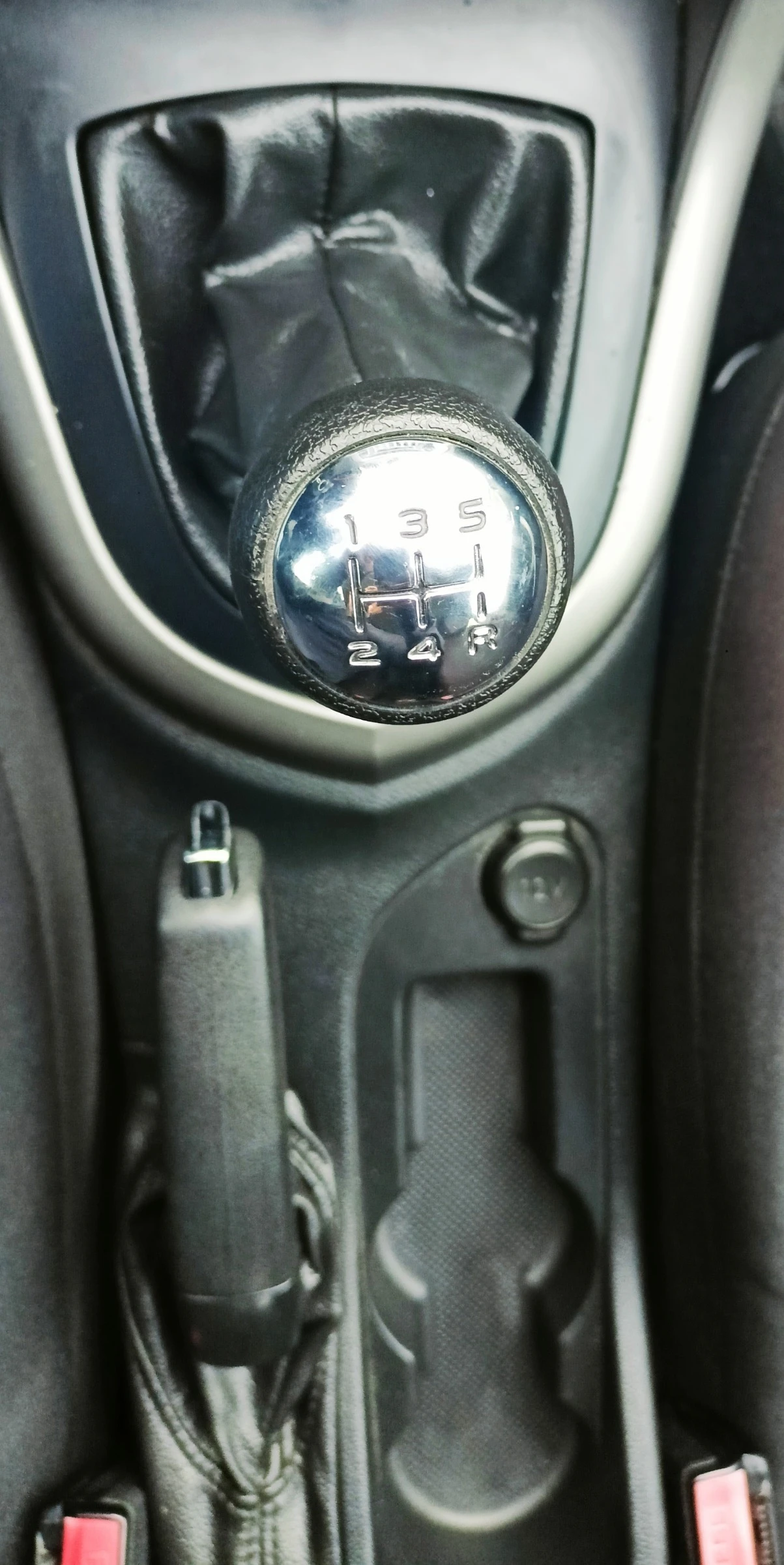 Peugeot 308 1.6 HDi (92 кс), снимка 13 - Автомобили и джипове - 53706897