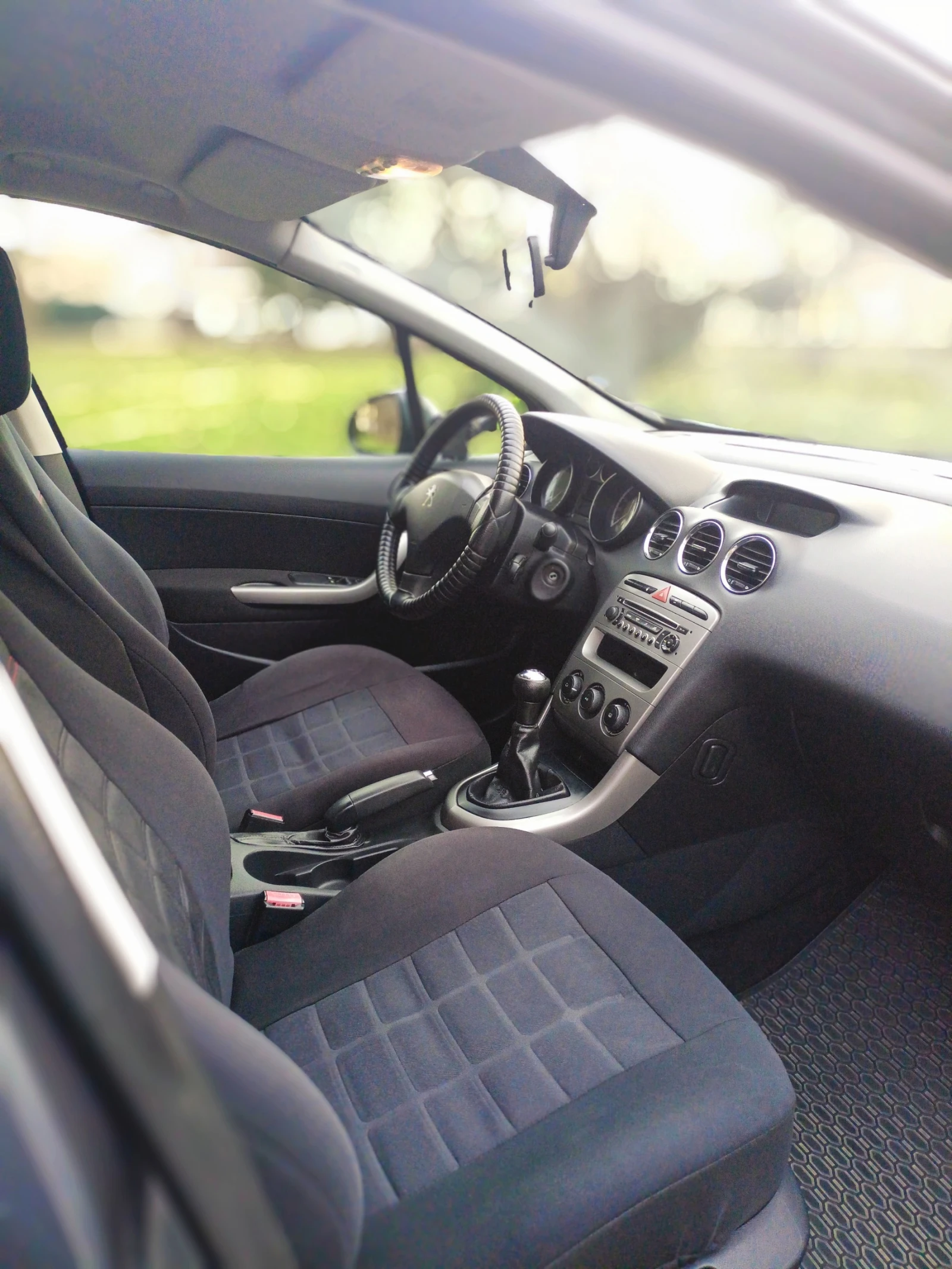 Peugeot 308 1.6 HDi (92 кс), снимка 9 - Автомобили и джипове - 53706897