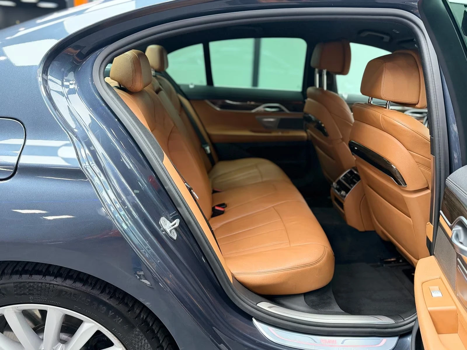 BMW 730 D/265HP/xDRIVE/LASERLIGHT/HUD/MASSAGE/CAM/LED/NAVI, снимка 16 - Автомобили и джипове - 54031825