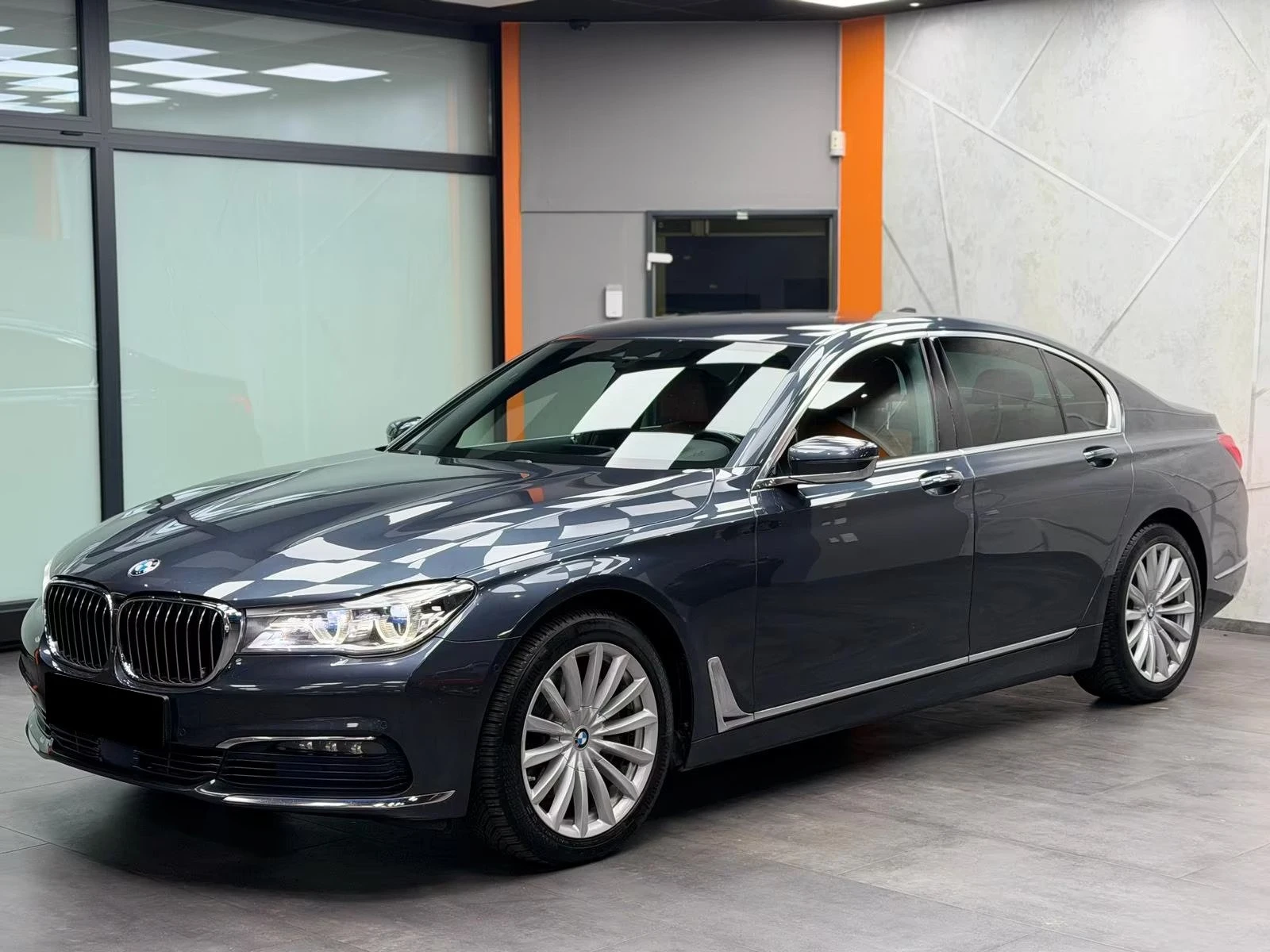 BMW 730 D/265HP/xDRIVE/LASERLIGHT/HUD/MASSAGE/CAM/LED/NAVI, снимка 2 - Автомобили и джипове - 54031825