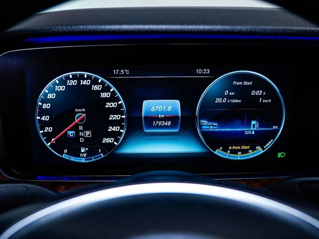 Mercedes-Benz E 400 AMG* BURMESTER* 4MATIC* Кафява кожа, снимка 11 - Автомобили и джипове - 54139845