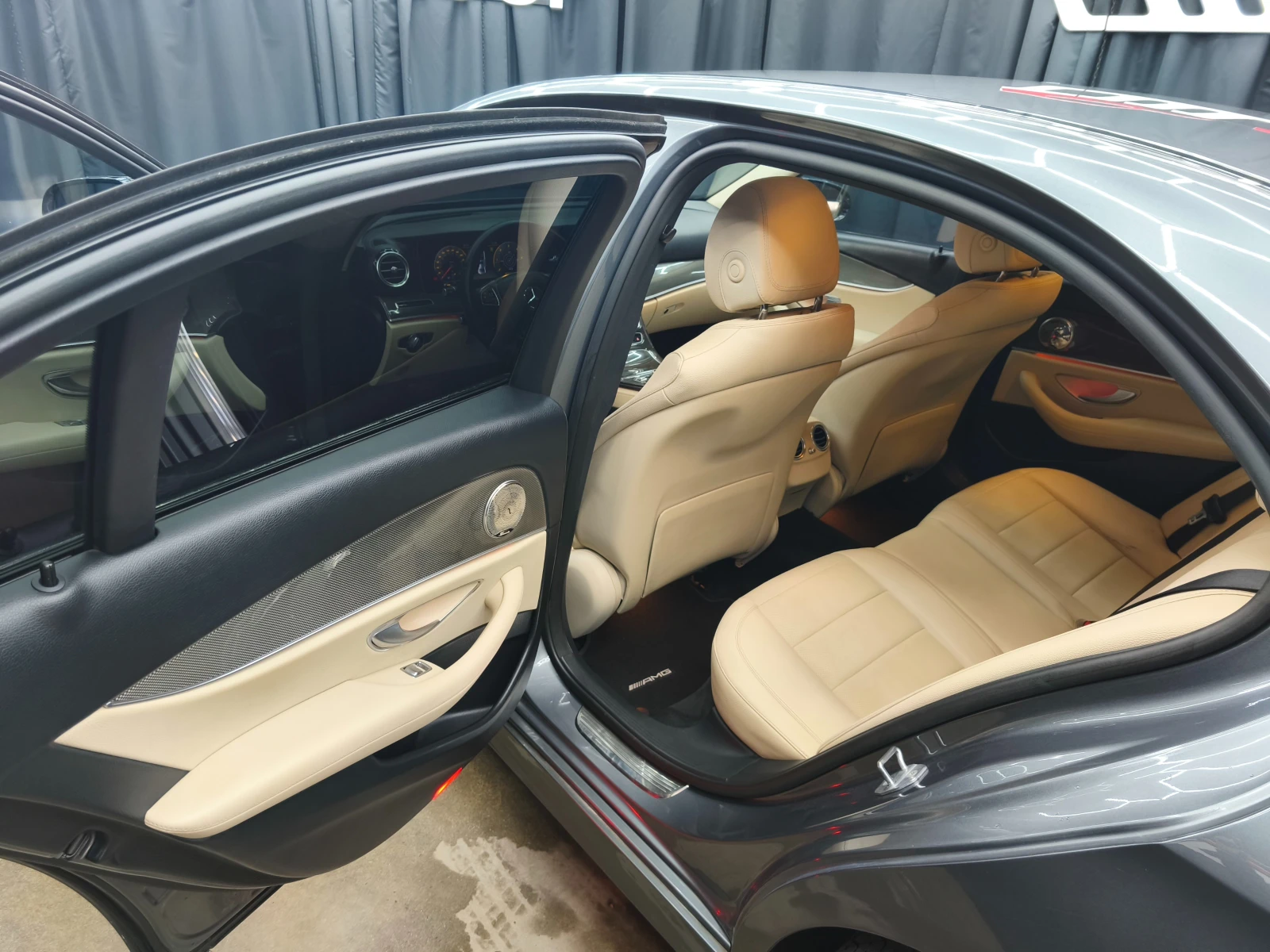 Mercedes-Benz E 220 cdi 4matic Automatic 194k.c* AMG Pack* DIGITAL* , снимка 8 - Автомобили и джипове - 54219461