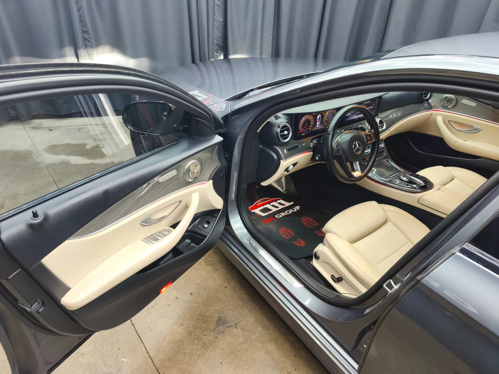 Mercedes-Benz E 220 cdi 4matic Automatic 194k.c* AMG Pack* DIGITAL* , снимка 7 - Автомобили и джипове - 54219461
