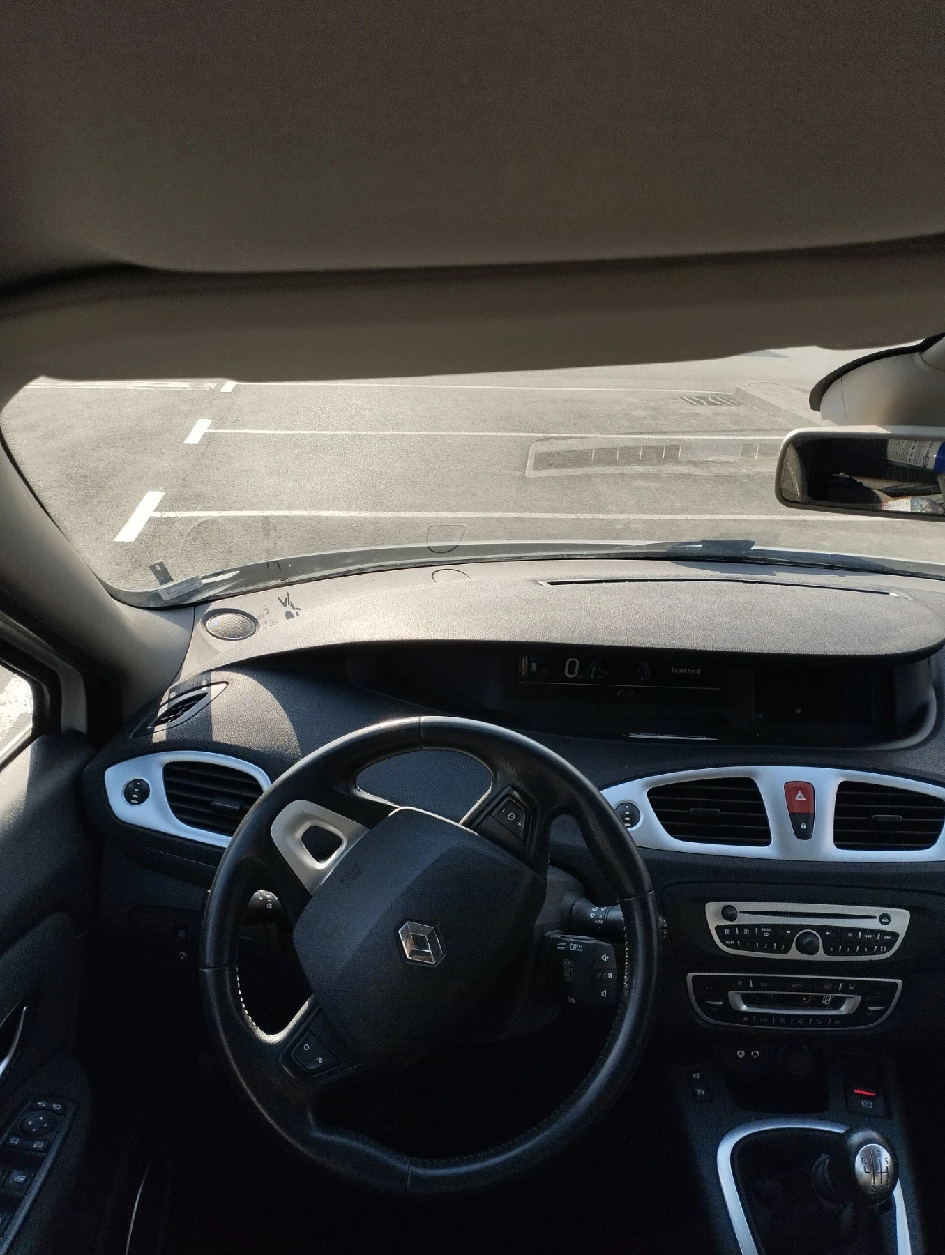 Renault Megane Scenik, снимка 15 - Автомобили и джипове - 54295819