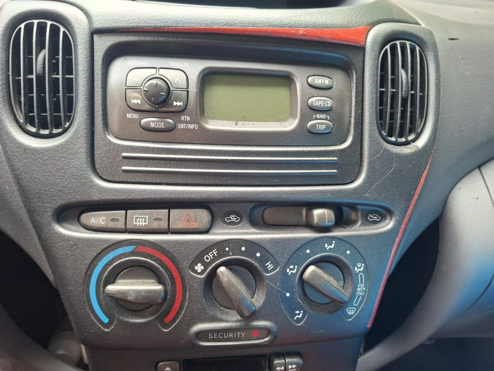 Toyota Yaris verso 1.4 D4D, снимка 5 - Автомобили и джипове - 55267954