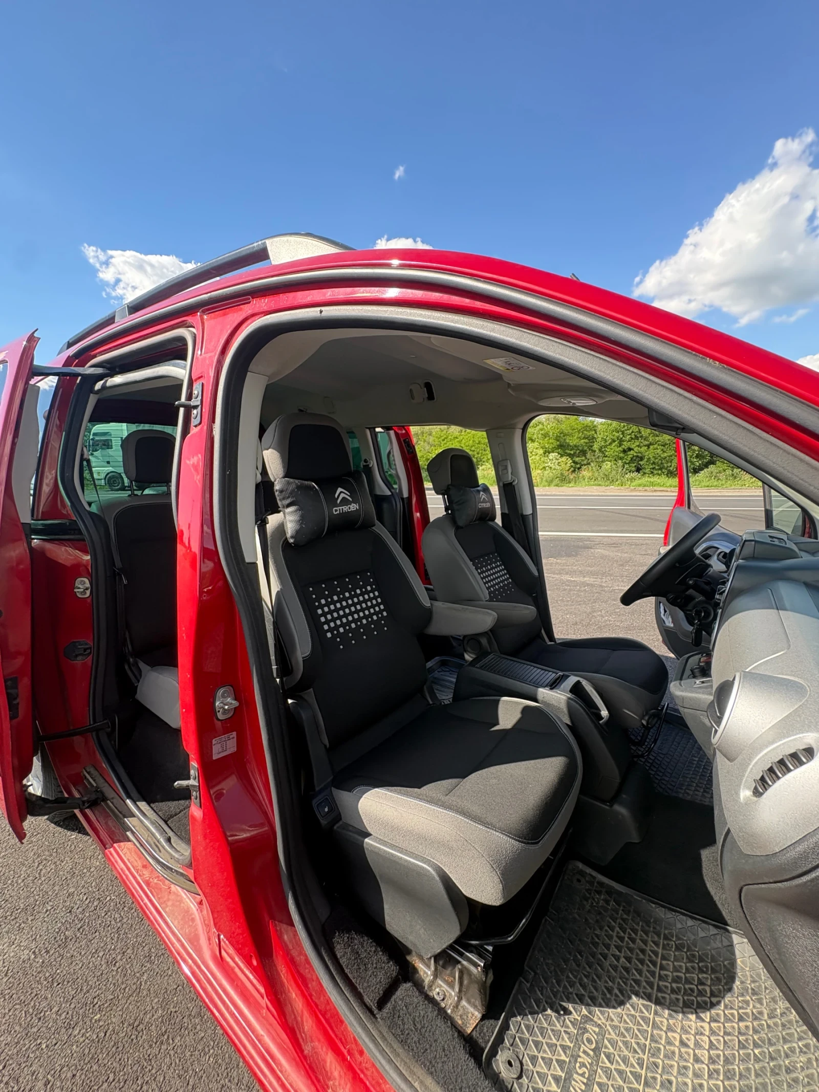 Citroen Berlingo, снимка 8 - Автомобили и джипове - 54904582