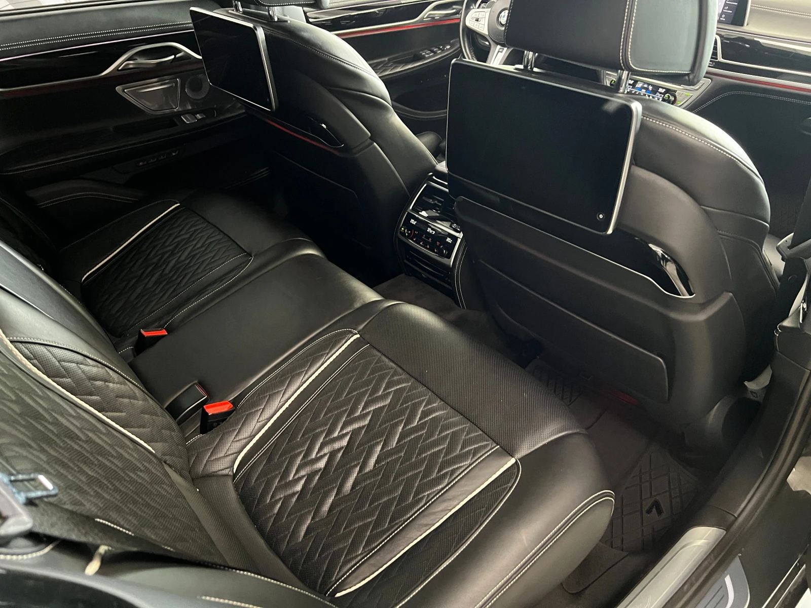 BMW 740 d xDrive, снимка 12 - Автомобили и джипове - 55121506