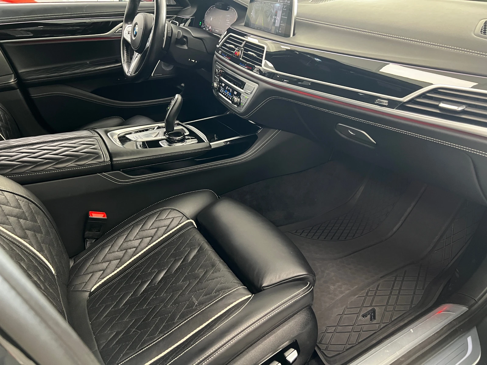 BMW 740 d xDrive, снимка 13 - Автомобили и джипове - 55121506