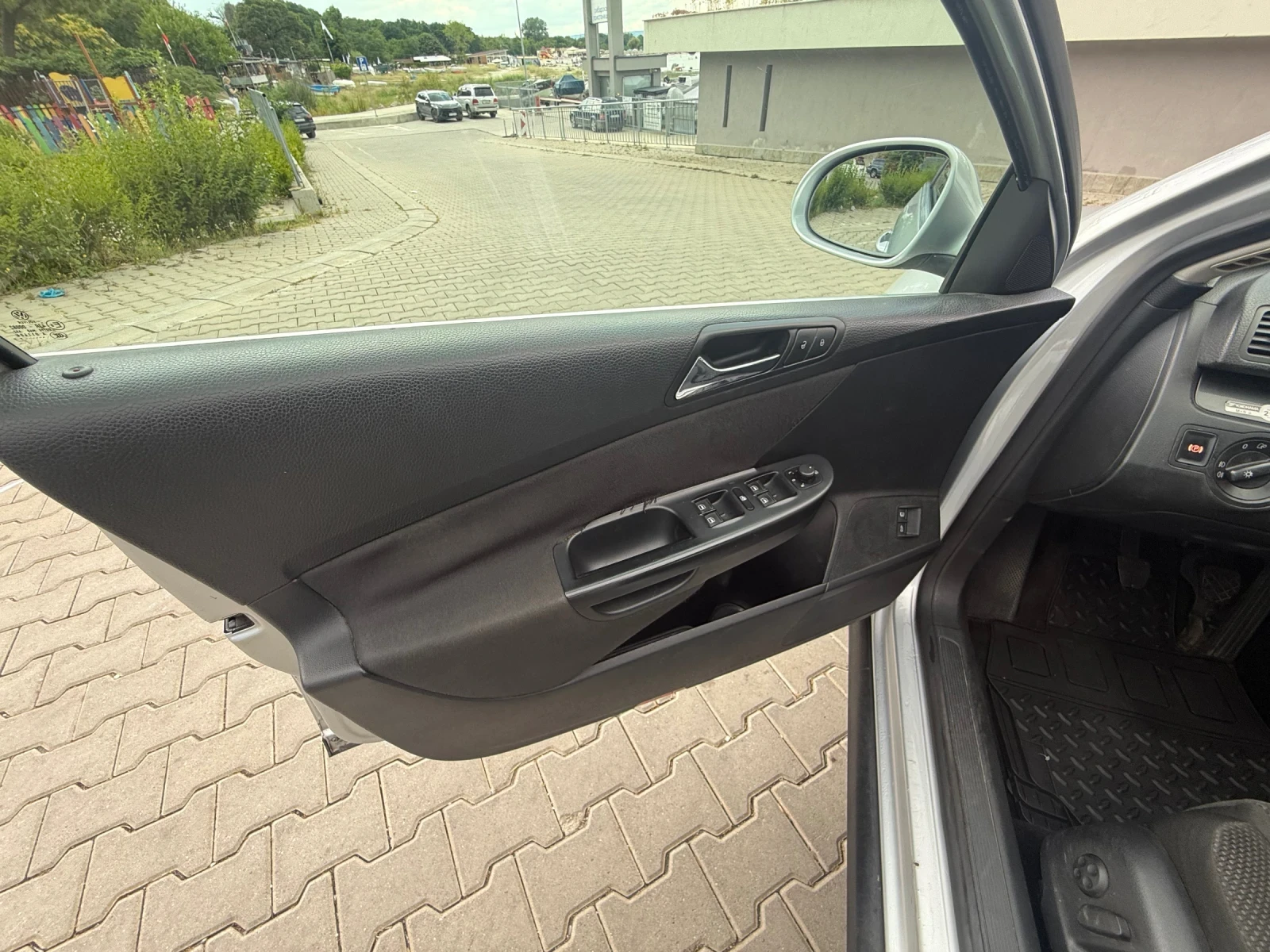 VW Passat 2.0бензин, снимка 8 - Автомобили и джипове - 55248569