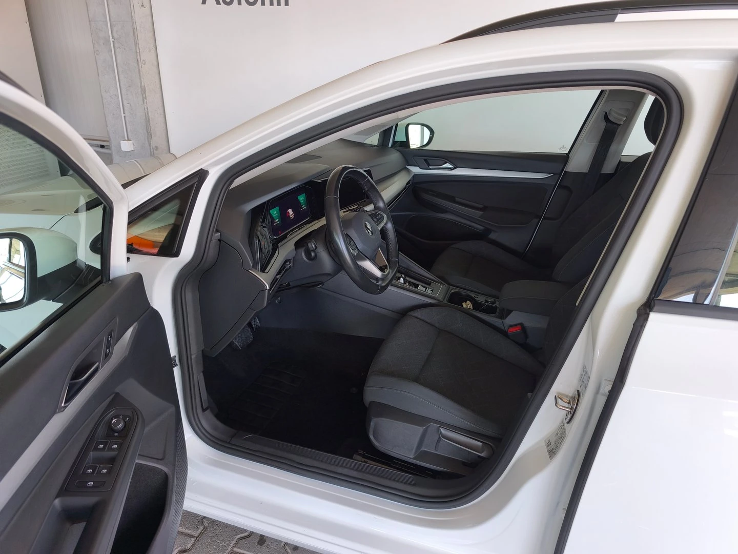 VW Golf Variant 8 Life 2.0 TDI SCR DSG, снимка 6 - Автомобили и джипове - 56420832