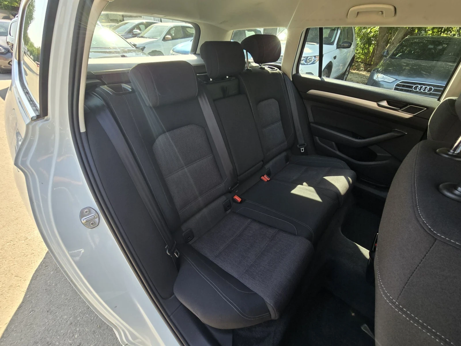 VW Passat 2.0TDI 150к.с Business Топ състояние , снимка 14 - Автомобили и джипове - 55638654