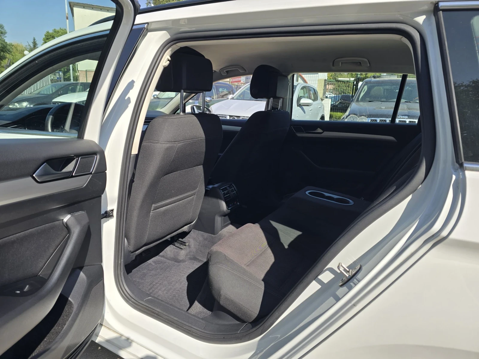 VW Passat 2.0TDI 150к.с Business Топ състояние , снимка 11 - Автомобили и джипове - 55638654