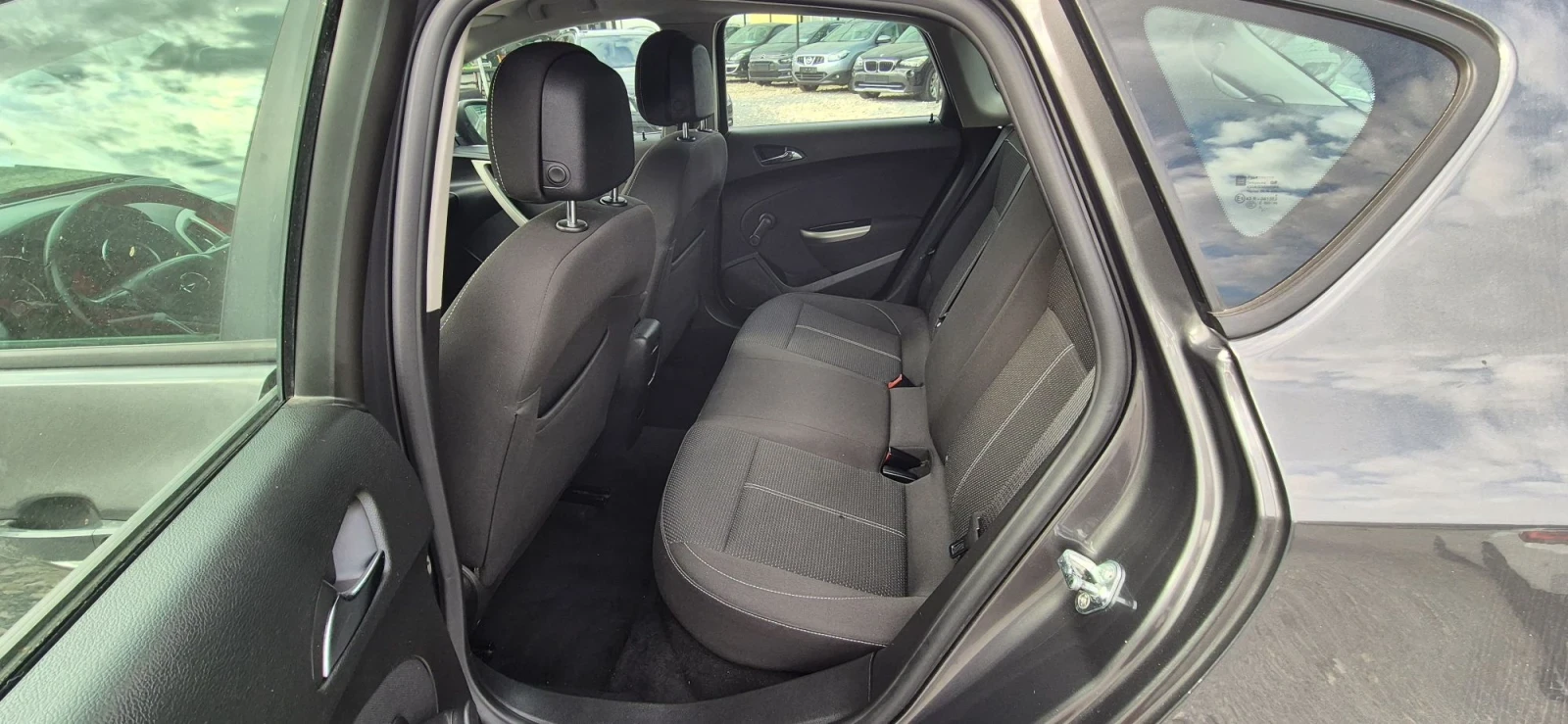 Opel Astra 1.4, снимка 10 - Автомобили и джипове - 55810834