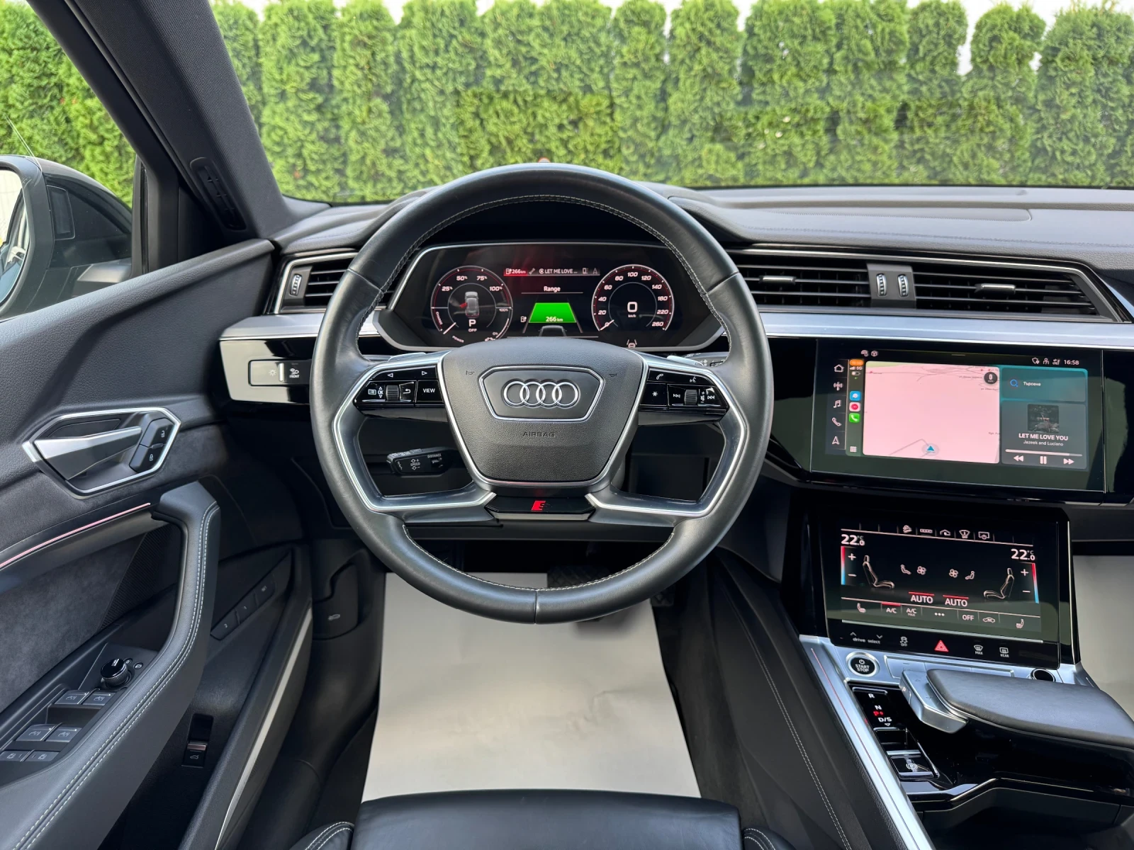 Audi E-Tron 55 SB/Quattro/3xS-line/Digital Matrix/FULL/SWISS!!, снимка 10 - Автомобили и джипове - 55954077