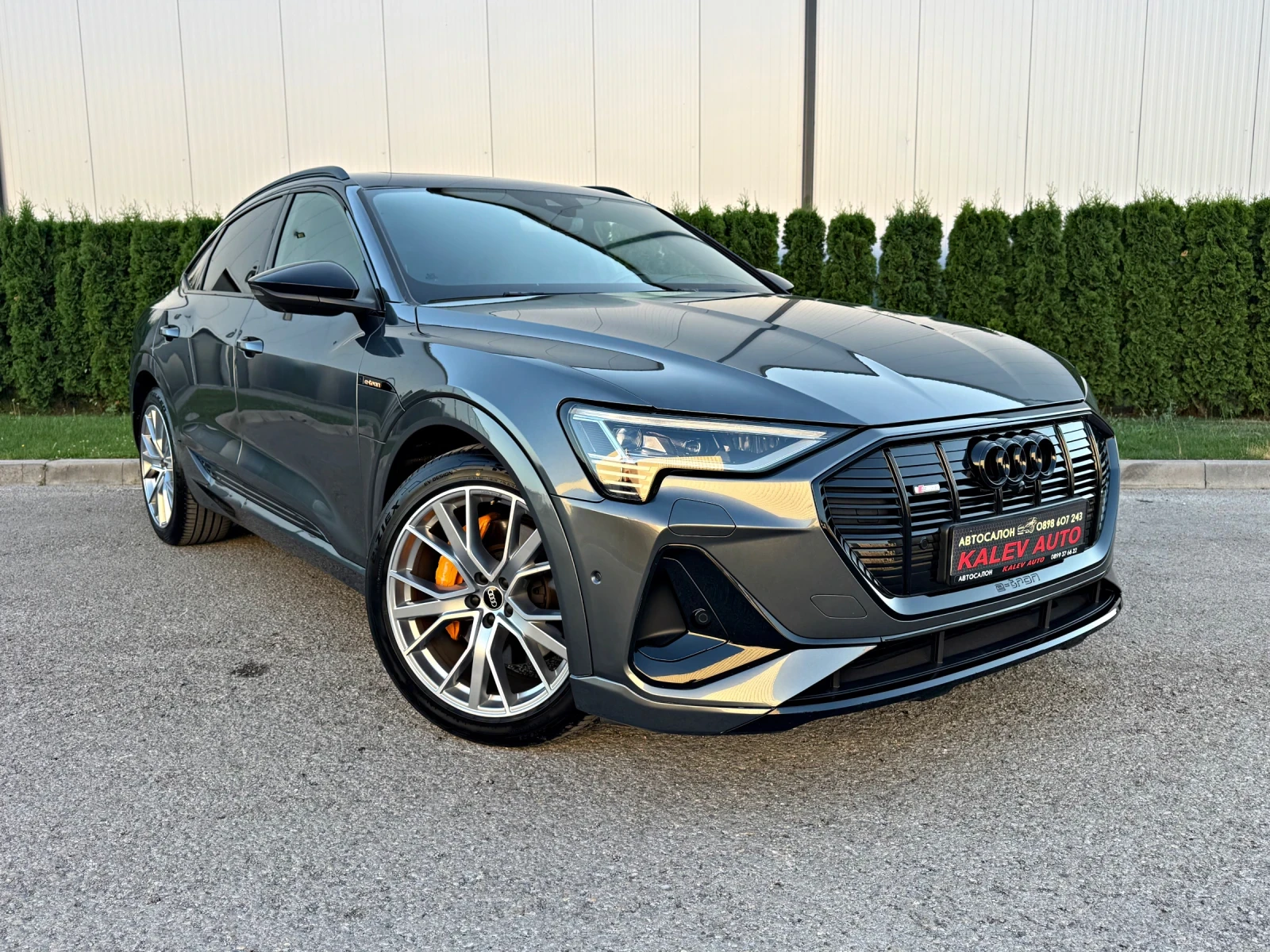 Audi E-Tron 55 SB/Quattro/3xS-line/Digital Matrix/FULL/SWISS!!, снимка 2 - Автомобили и джипове - 55954077