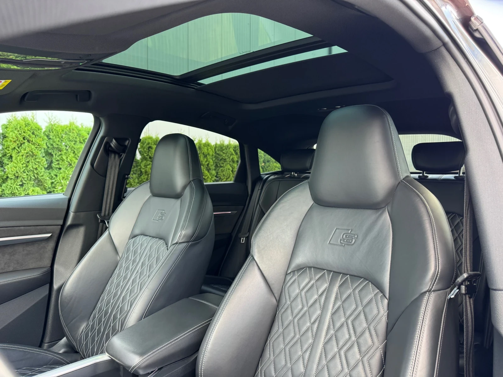 Audi E-Tron 55 SB/Quattro/3xS-line/Digital Matrix/FULL/SWISS!!, снимка 8 - Автомобили и джипове - 55954077
