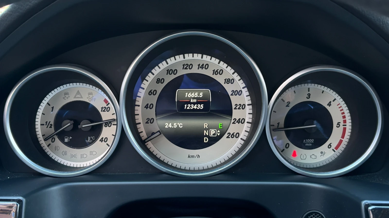 Mercedes-Benz E 220 CDI | ������������ | 123, 500�� | EURO 5 |  | Mobile.bg � ����������� 13