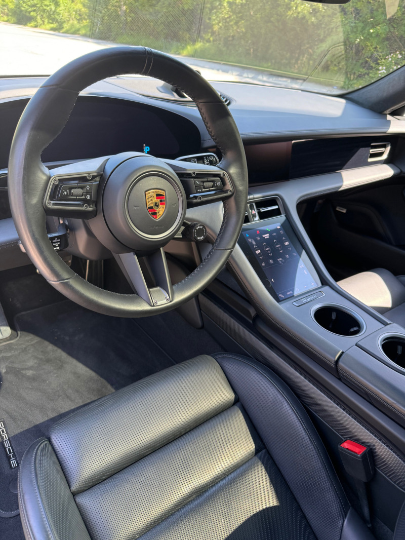 Porsche Taycan Turbo S Cross Turismo в Гаранция до 23.09.2025г., снимка 8 - Автомобили и джипове - 46450508