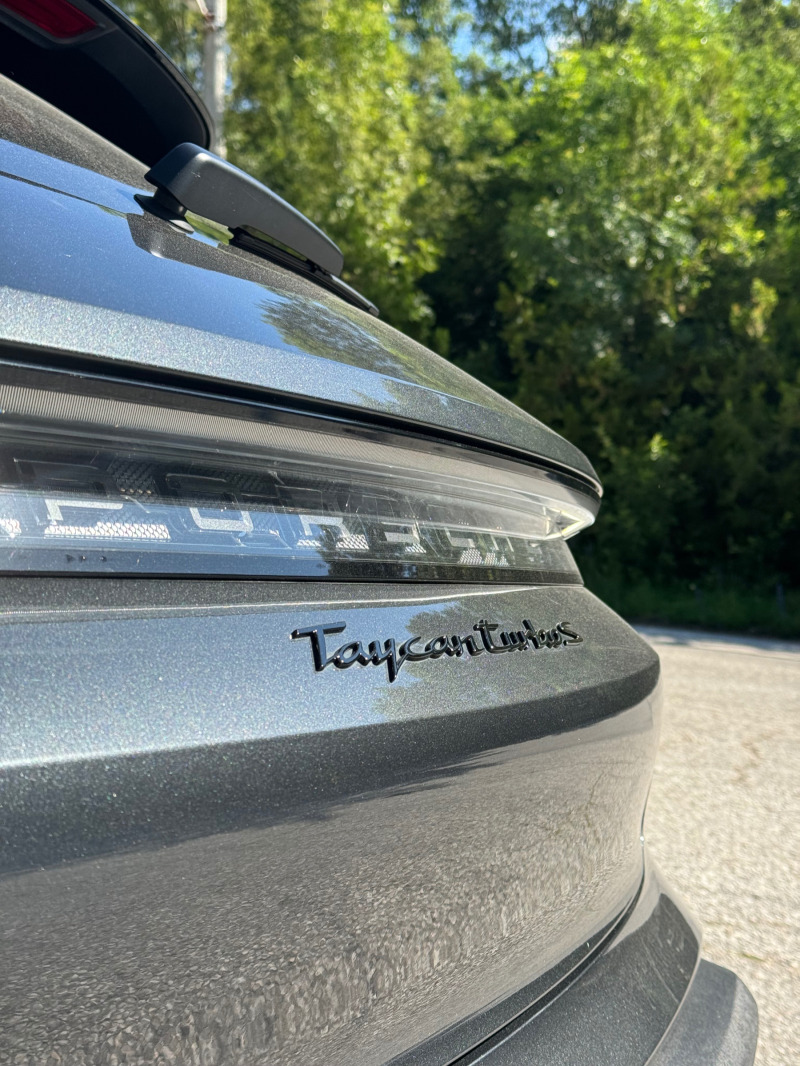 Porsche Taycan Turbo S Cross Turismo в Гаранция до 23.09.2025г., снимка 4 - Автомобили и джипове - 46450508