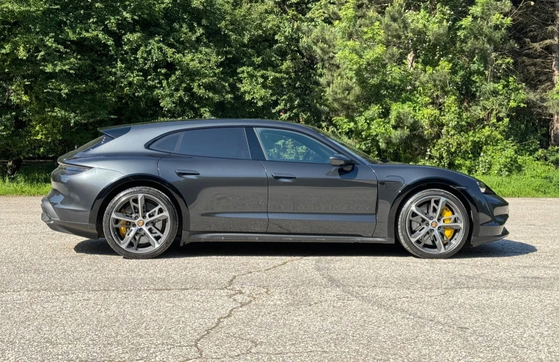 Porsche Taycan Turbo S Cross Turismo в Гаранция до 23.09.2025г., снимка 3 - Автомобили и джипове - 46450508