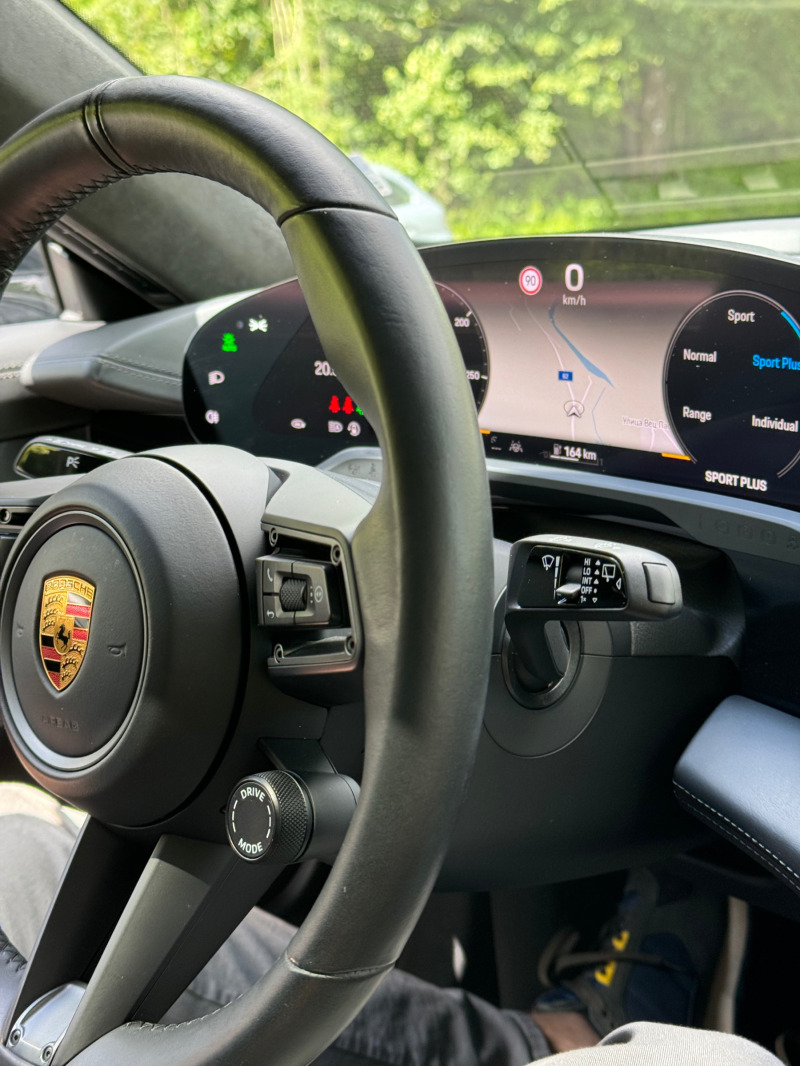 Porsche Taycan Turbo S Cross Turismo в Гаранция до 23.09.2025г., снимка 9 - Автомобили и джипове - 46450508