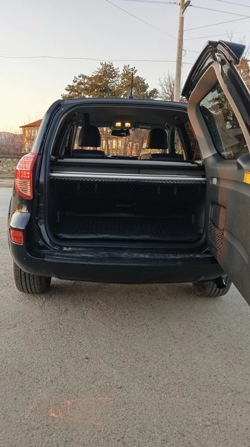 Toyota Rav4, снимка 8 - Автомобили и джипове - 48680008