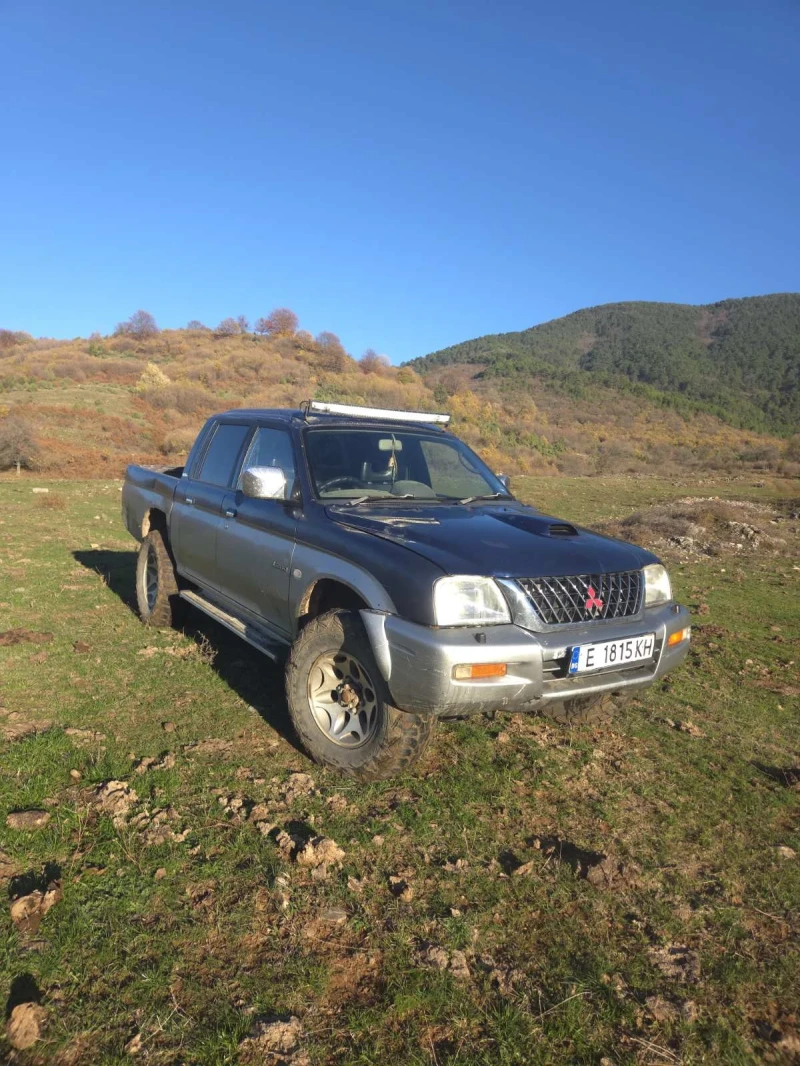 Mitsubishi L200 Десен волан