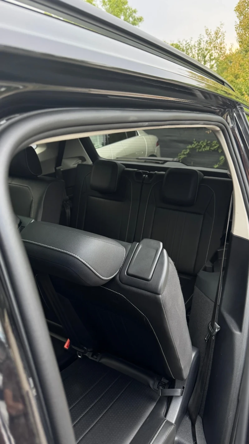 VW Tiguan, снимка 15 - Автомобили и джипове - 52592887