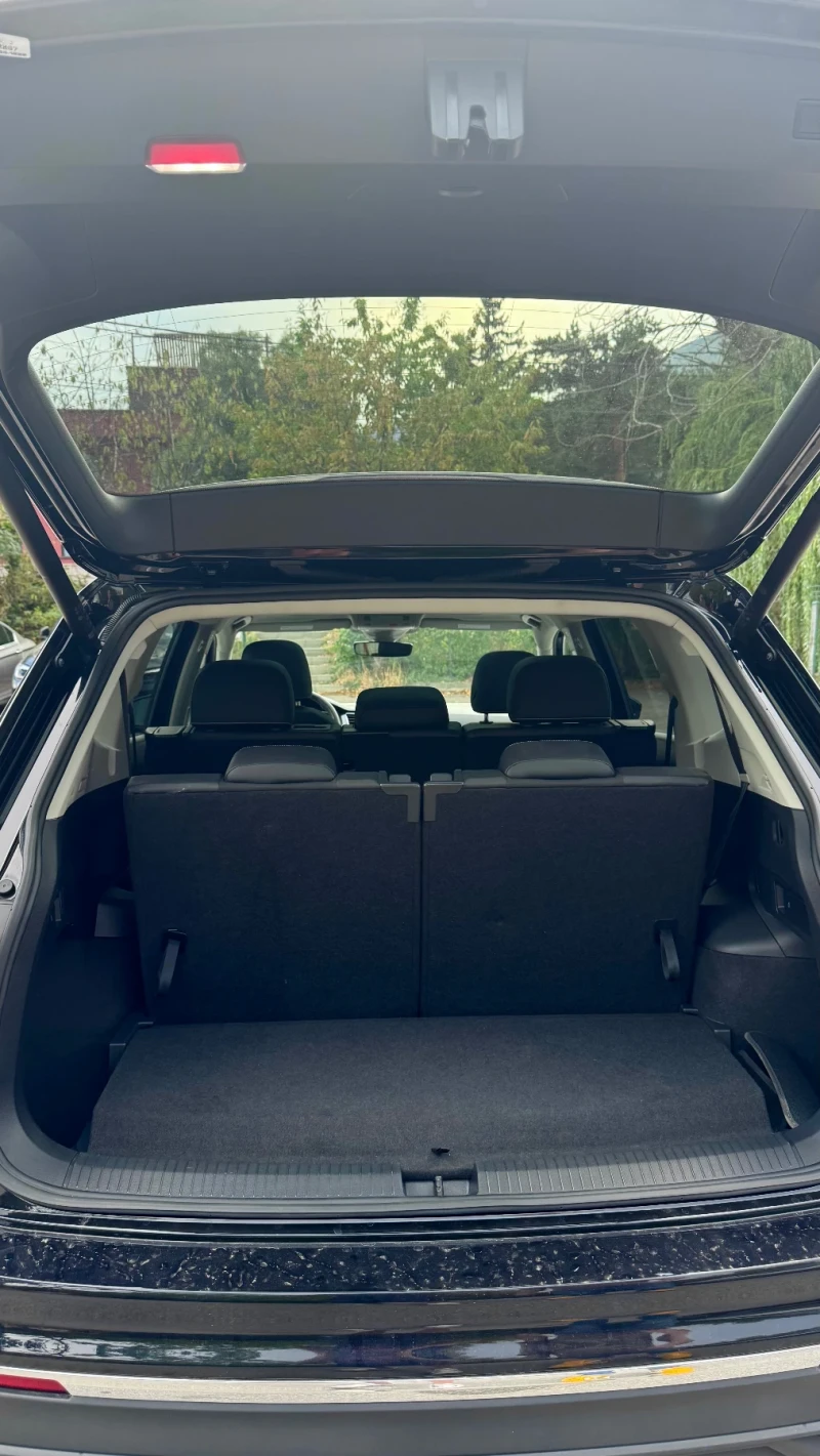VW Tiguan, снимка 11 - Автомобили и джипове - 52592887