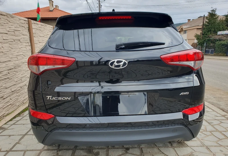 Hyundai Tucson 2.0i 4x4, снимка 7 - Автомобили и джипове - 53380411