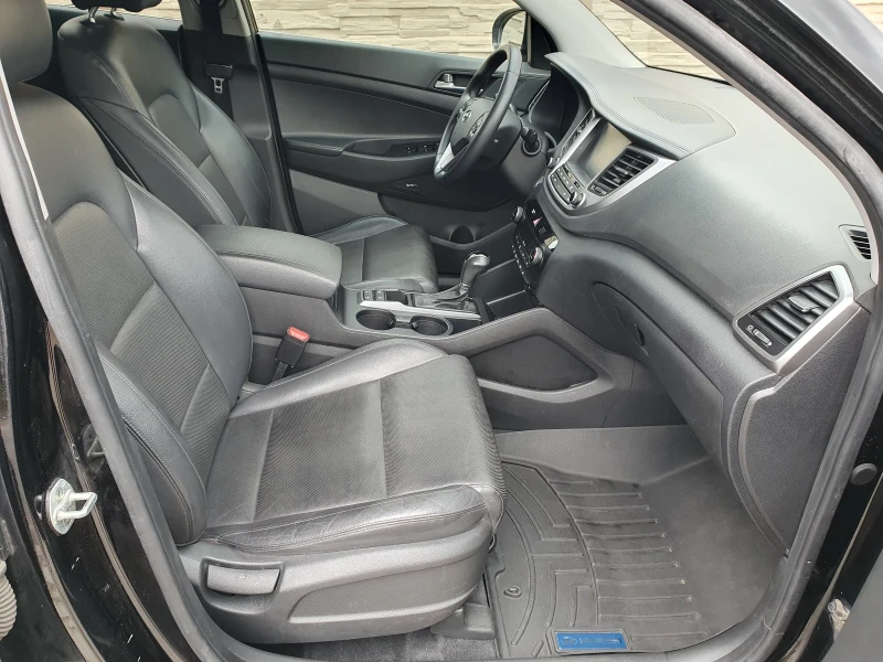 Hyundai Tucson 2.0i 4x4, снимка 9 - Автомобили и джипове - 53380411