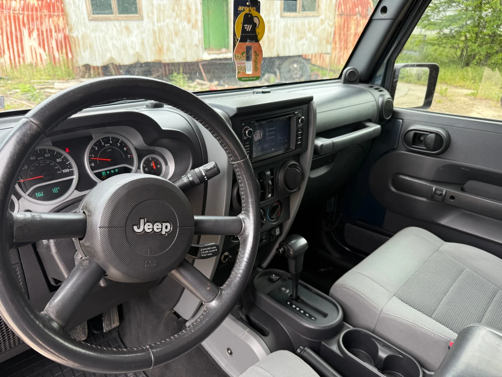 Jeep Wrangler  - изображение 7