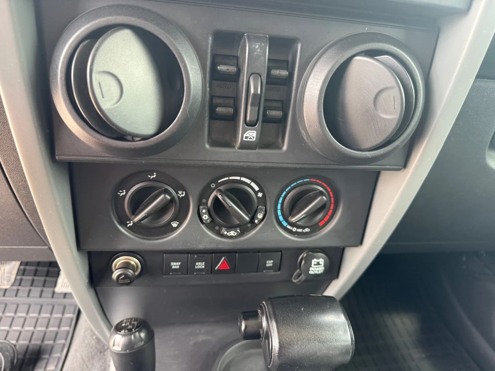 Jeep Wrangler  - изображение 10