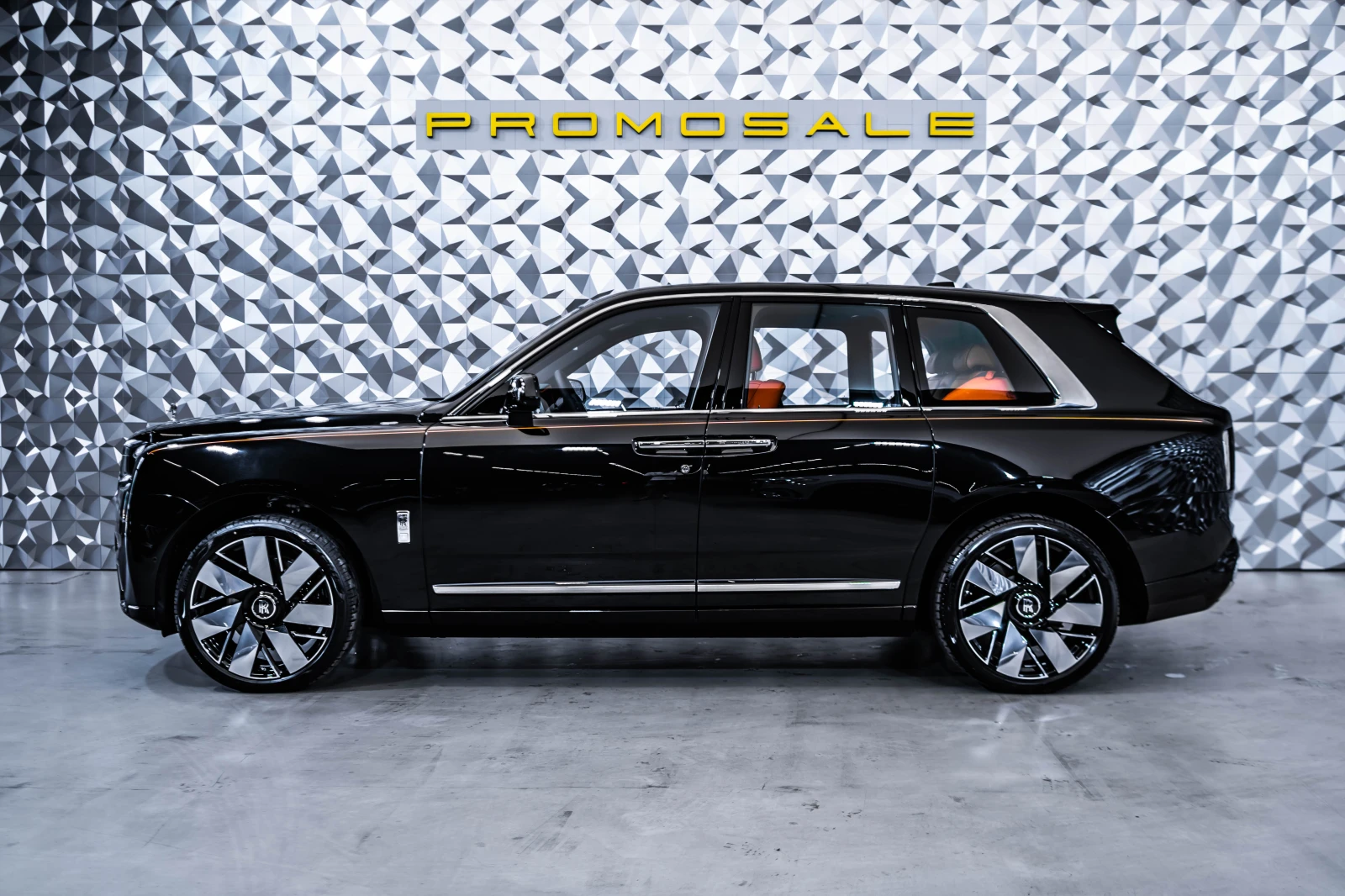 Rolls-Royce Cullinan Mandarin Interior - изображение 3