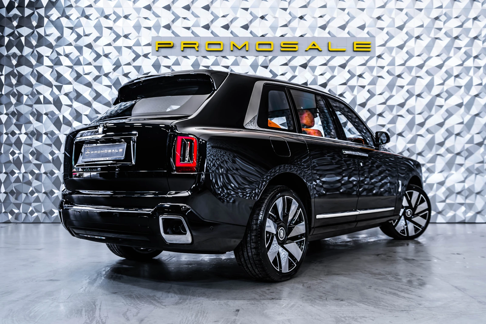 Rolls-Royce Cullinan Mandarin Interior - изображение 5
