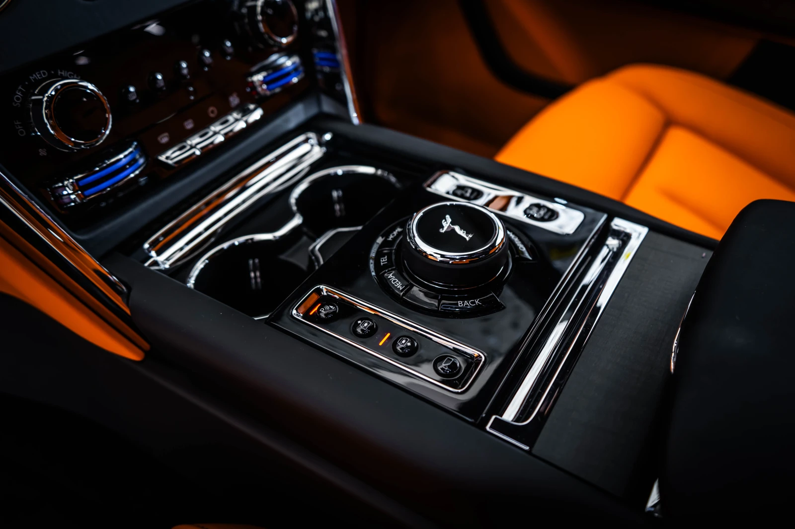 Rolls-Royce Cullinan Mandarin Interior - изображение 9