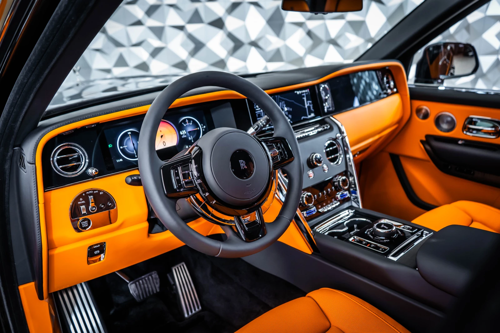 Rolls-Royce Cullinan Mandarin Interior - изображение 8