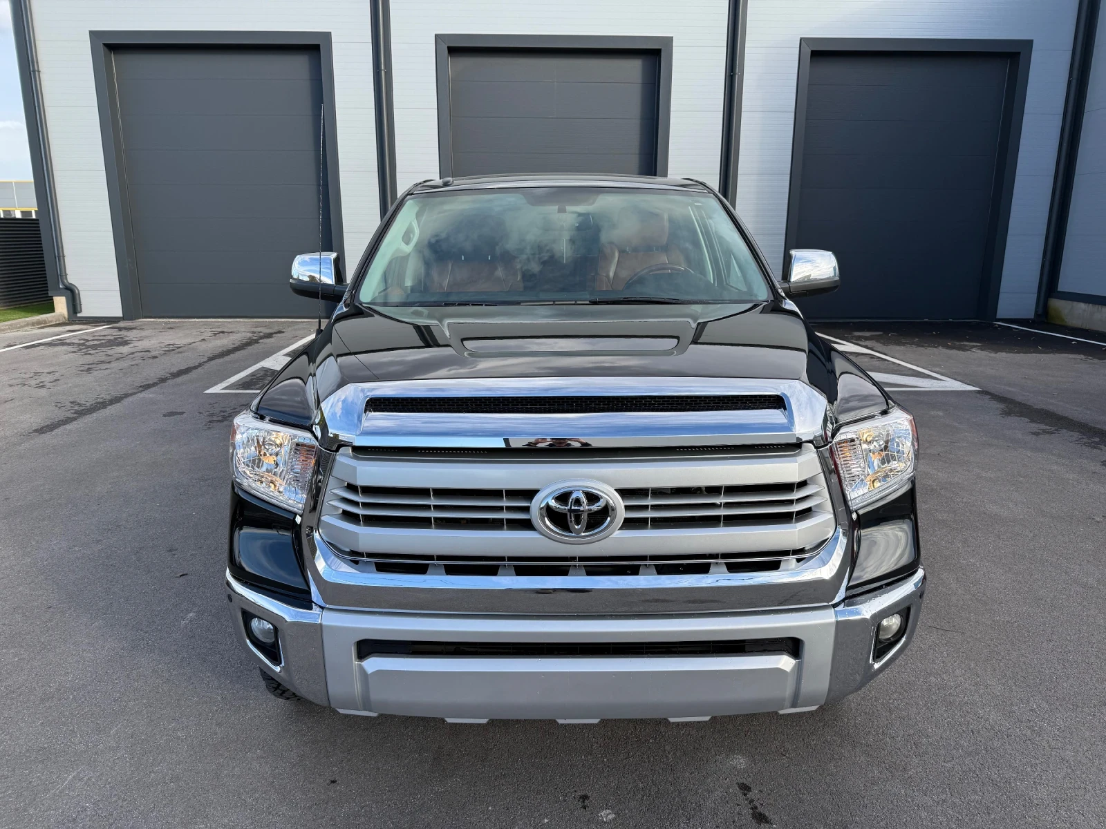 Toyota Tundra 1794 LIMITED EDITION 5.7 V8 - изображение 2