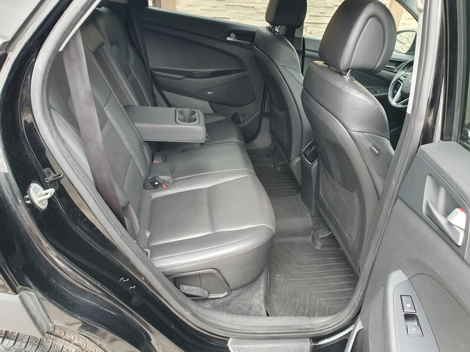 Hyundai Tucson 2.0i 4x4 - изображение 10