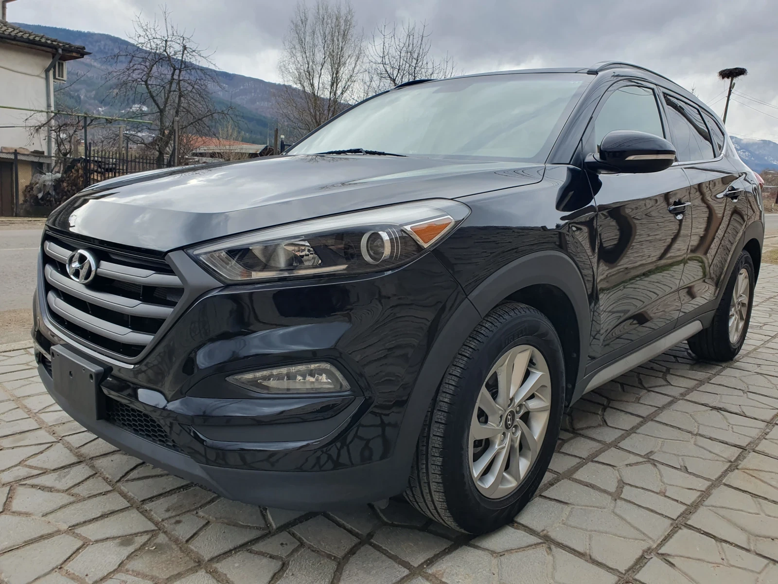 Hyundai Tucson 2.0i 4x4 - изображение 2