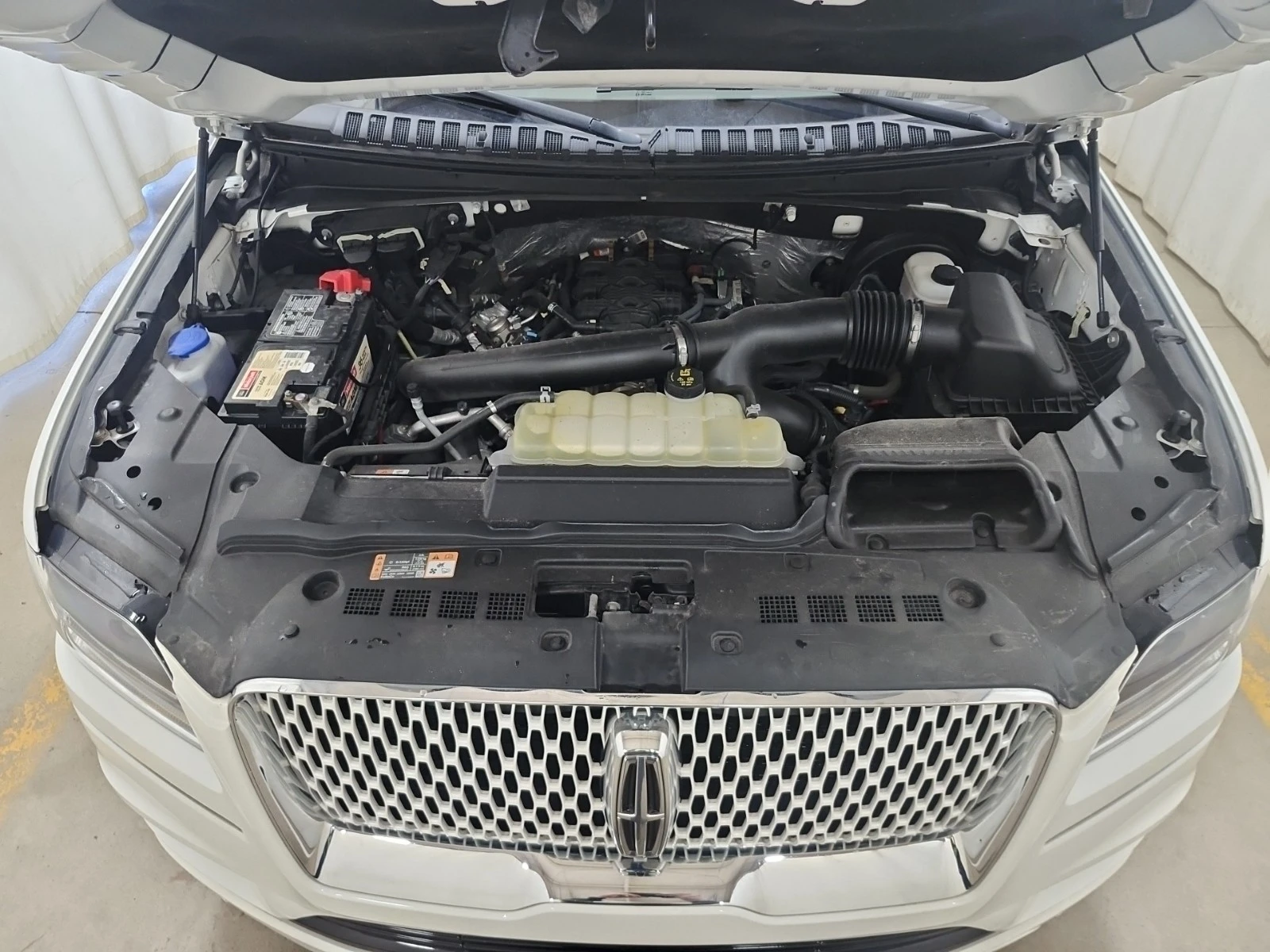 Lincoln Navigator 3.5L 6cyl 4WD, снимка 17 - Автомобили и джипове - 53802389