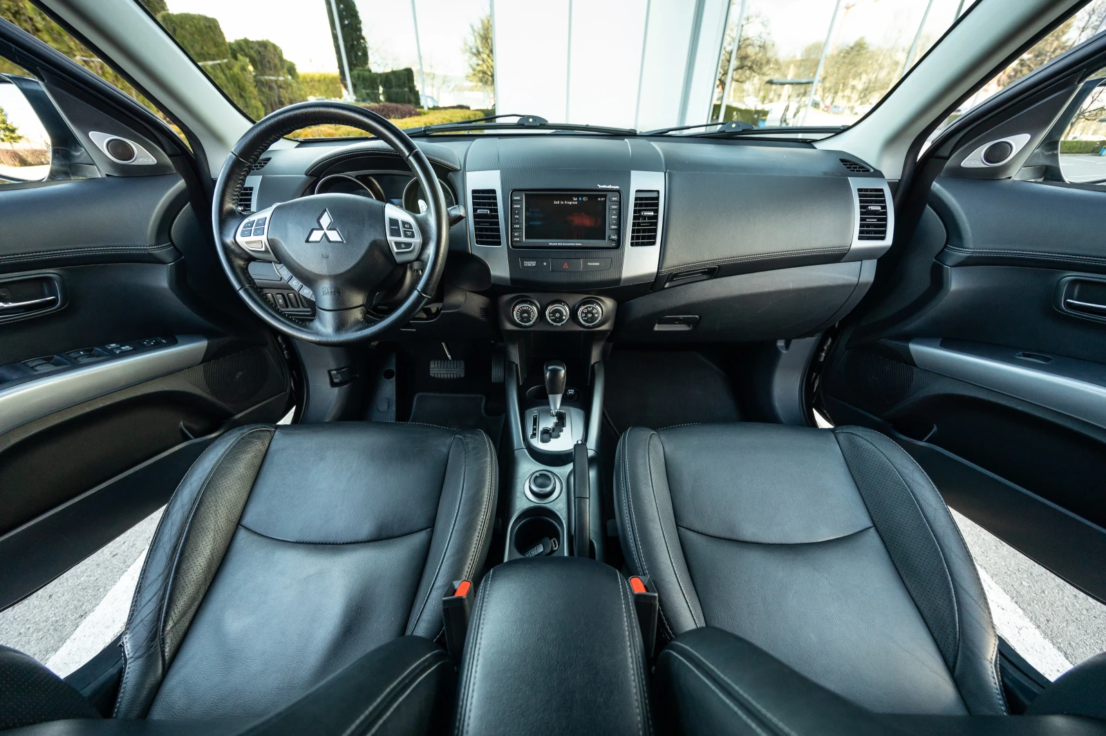 Mitsubishi Outlander 2.4 УНИКАТ, снимка 10 - Автомобили и джипове - 54176008