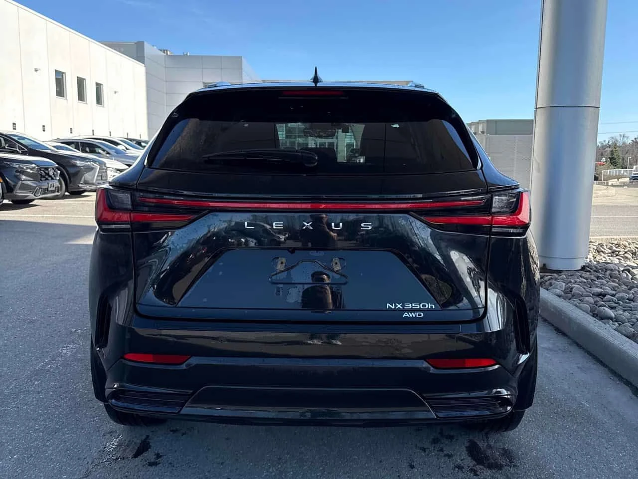 Lexus NX 350h  CARFAX, снимка 4 - Автомобили и джипове - 54341219